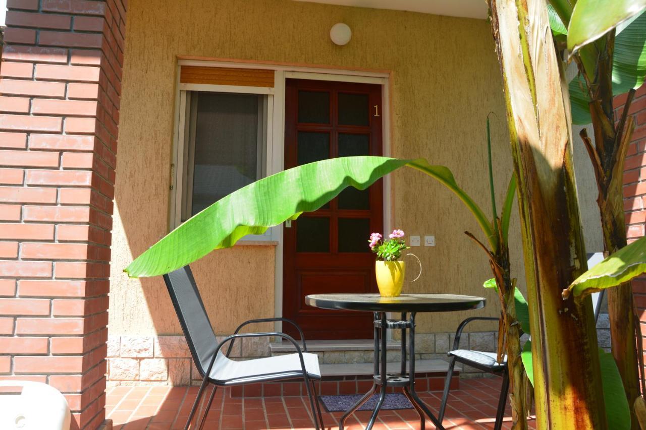 Apartments Orange Ловран Экстерьер фото