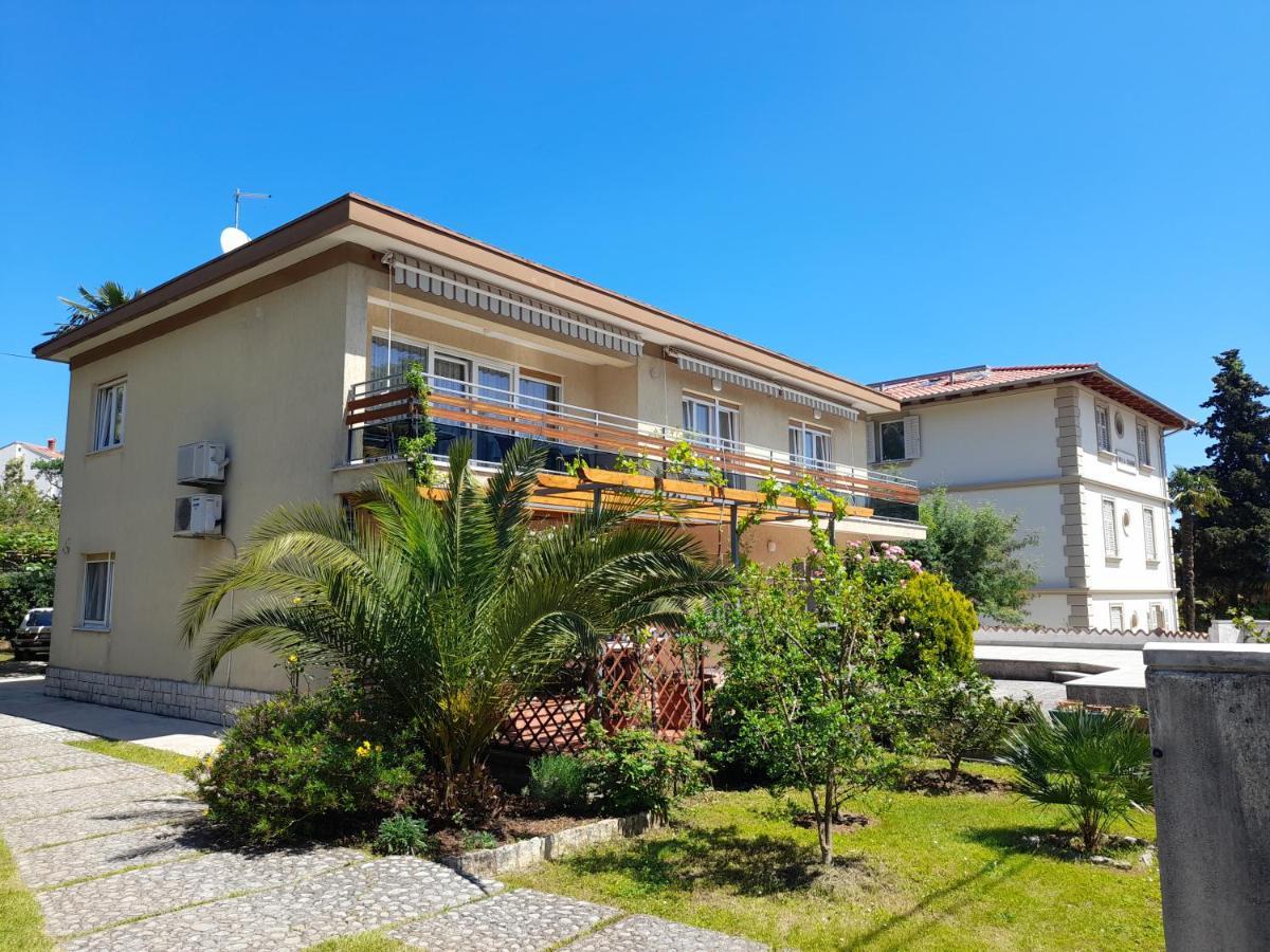 Apartments Orange Ловран Экстерьер фото