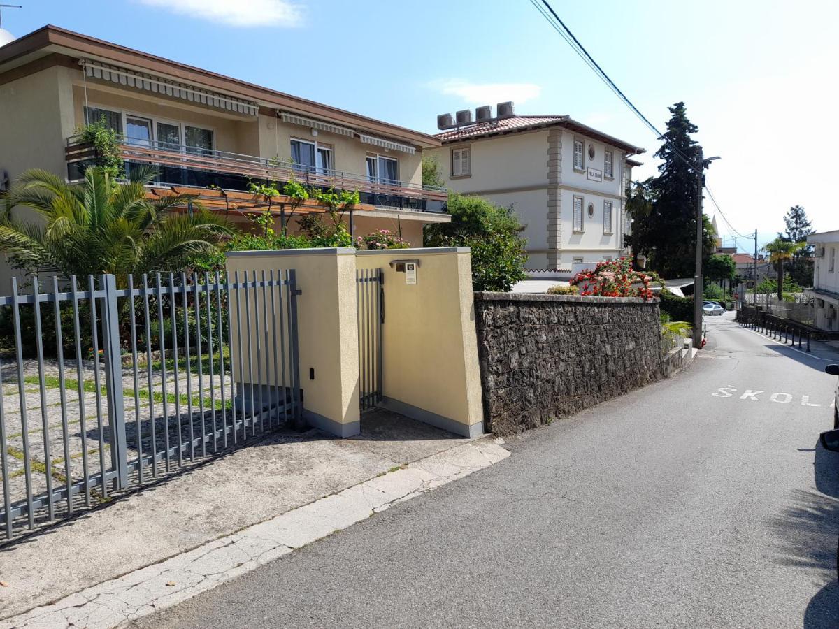 Apartments Orange Ловран Экстерьер фото