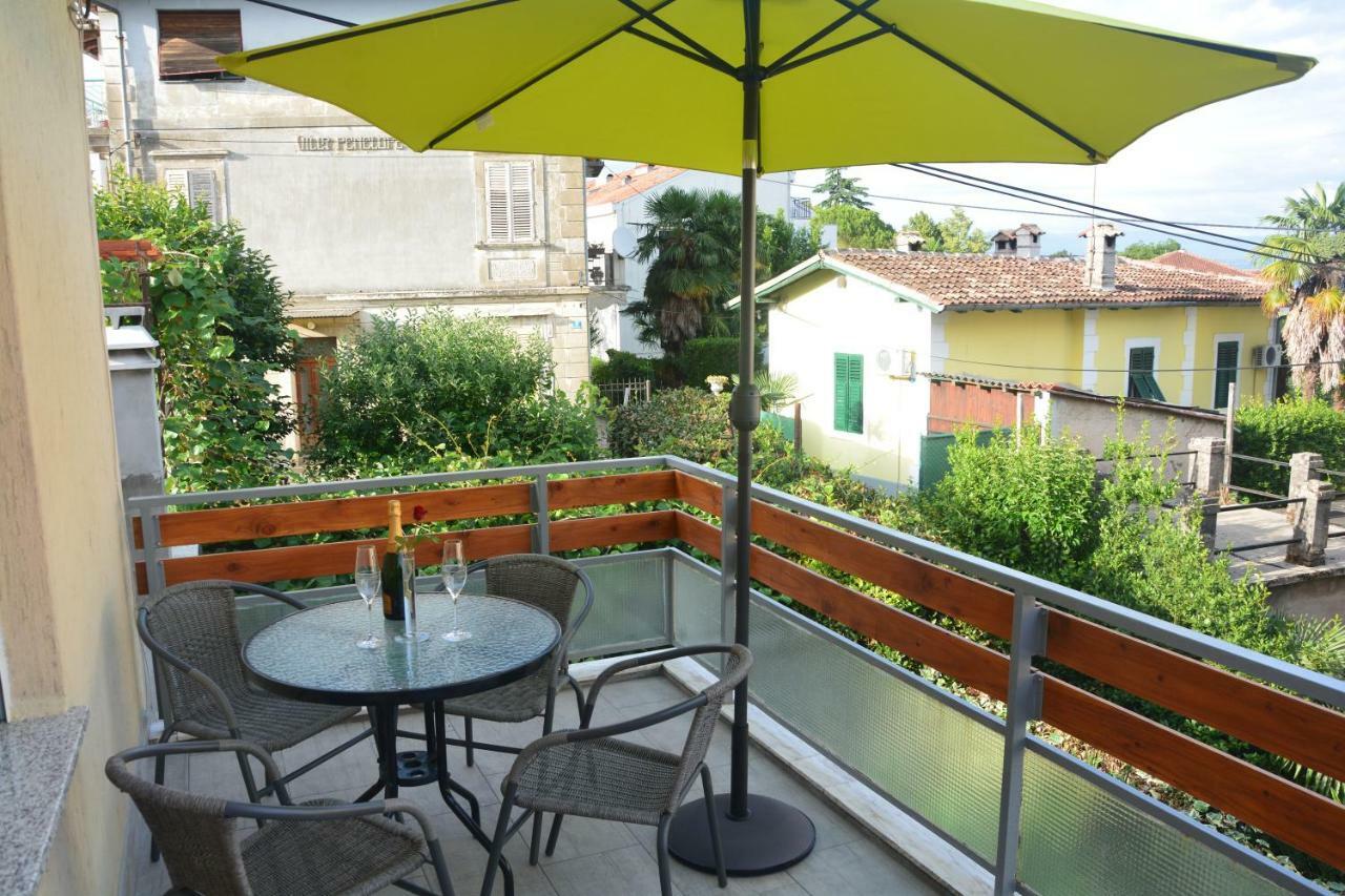 Apartments Orange Ловран Экстерьер фото